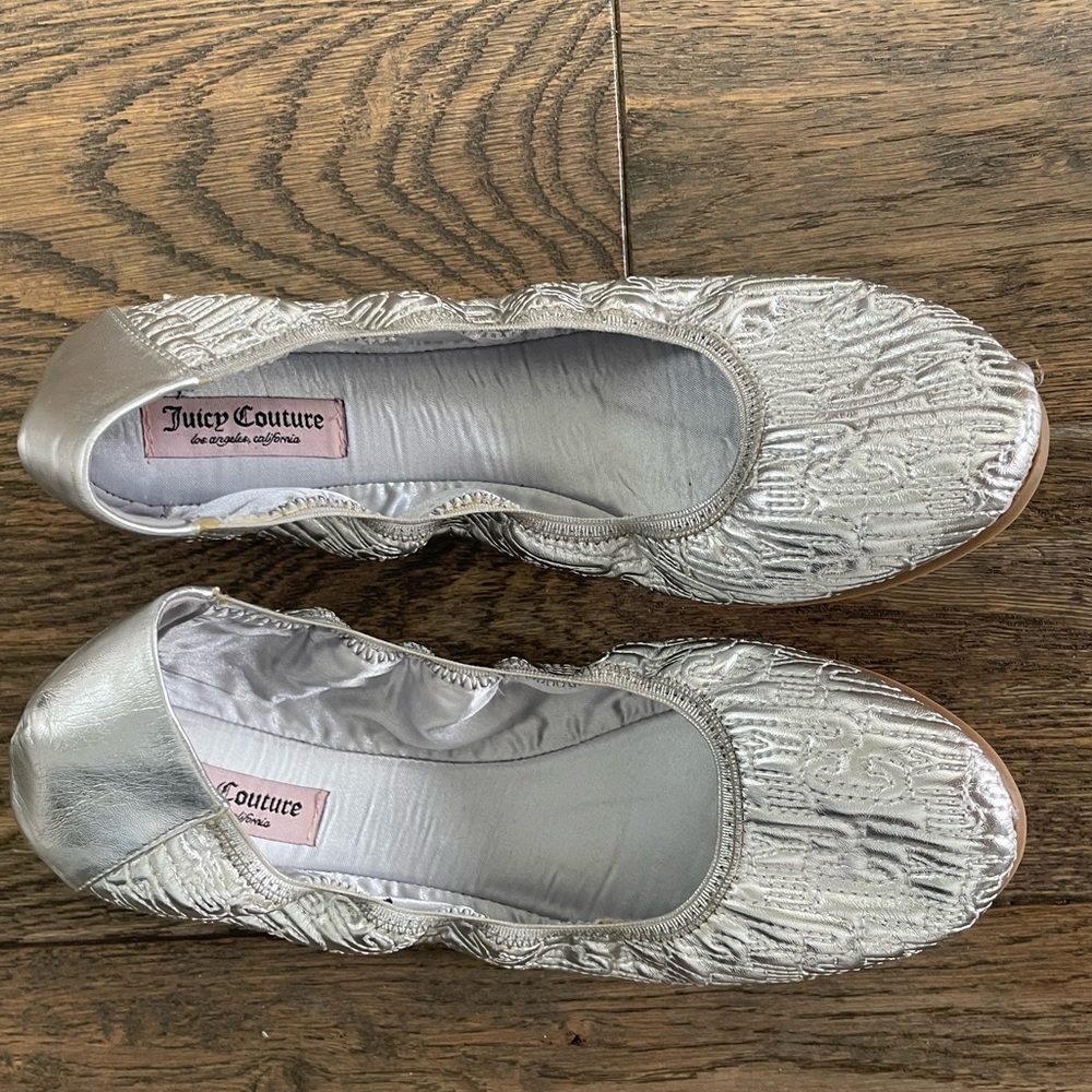 Juicy Couture Silver Flats